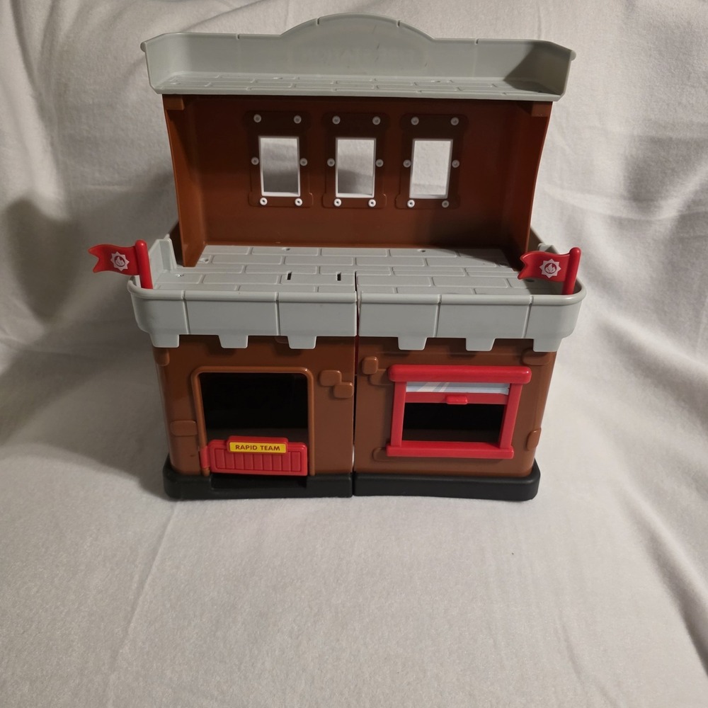 Members Mark Fire Station Playset w/ Opening Doors & Lights, Age 3-4 - Picture 4 of 6